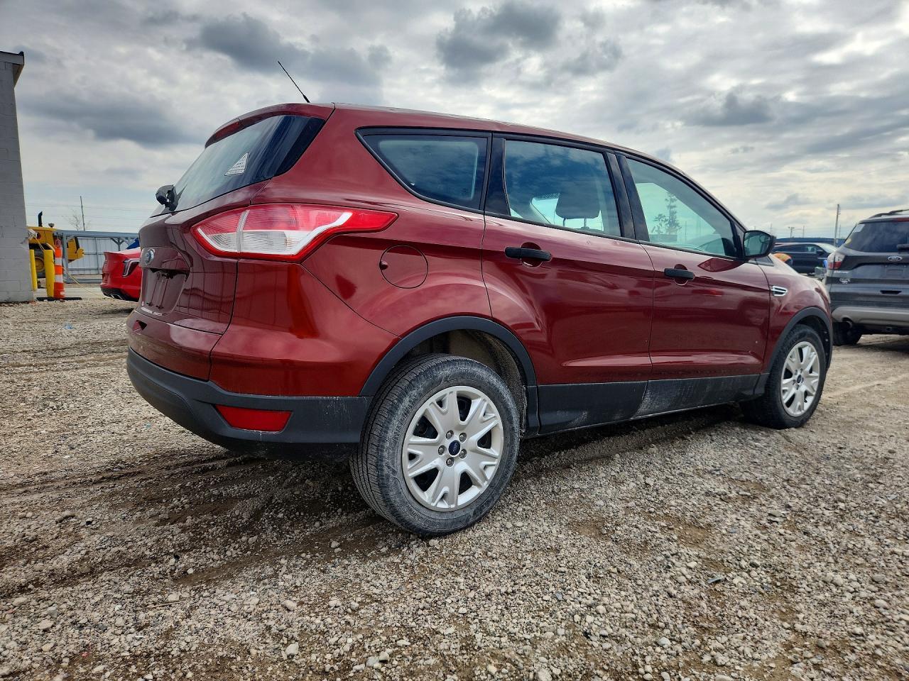 2014 Ford Escape S - Фото 3
