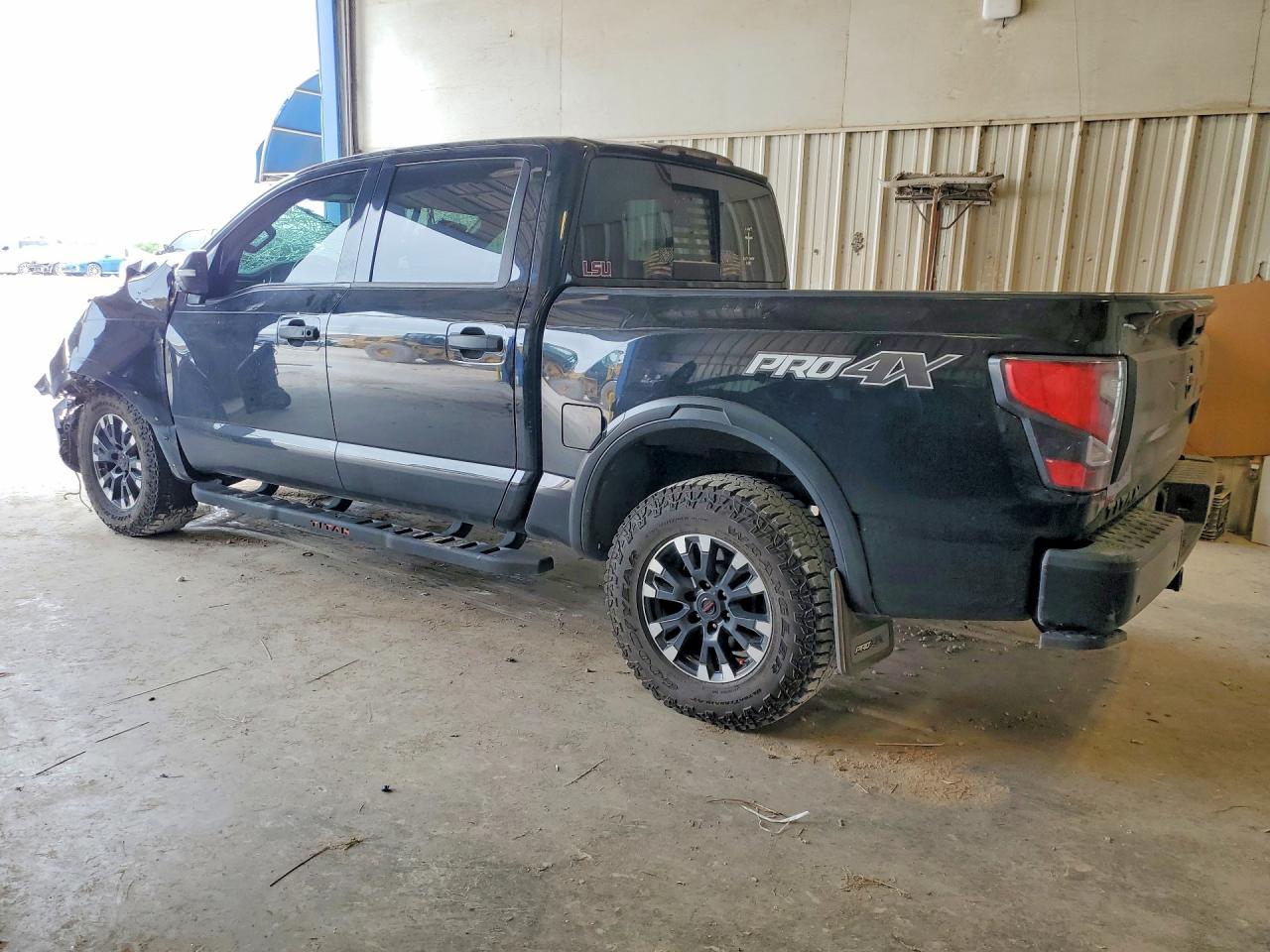 2021 Nissan Titan Pro-4X - Фото 2