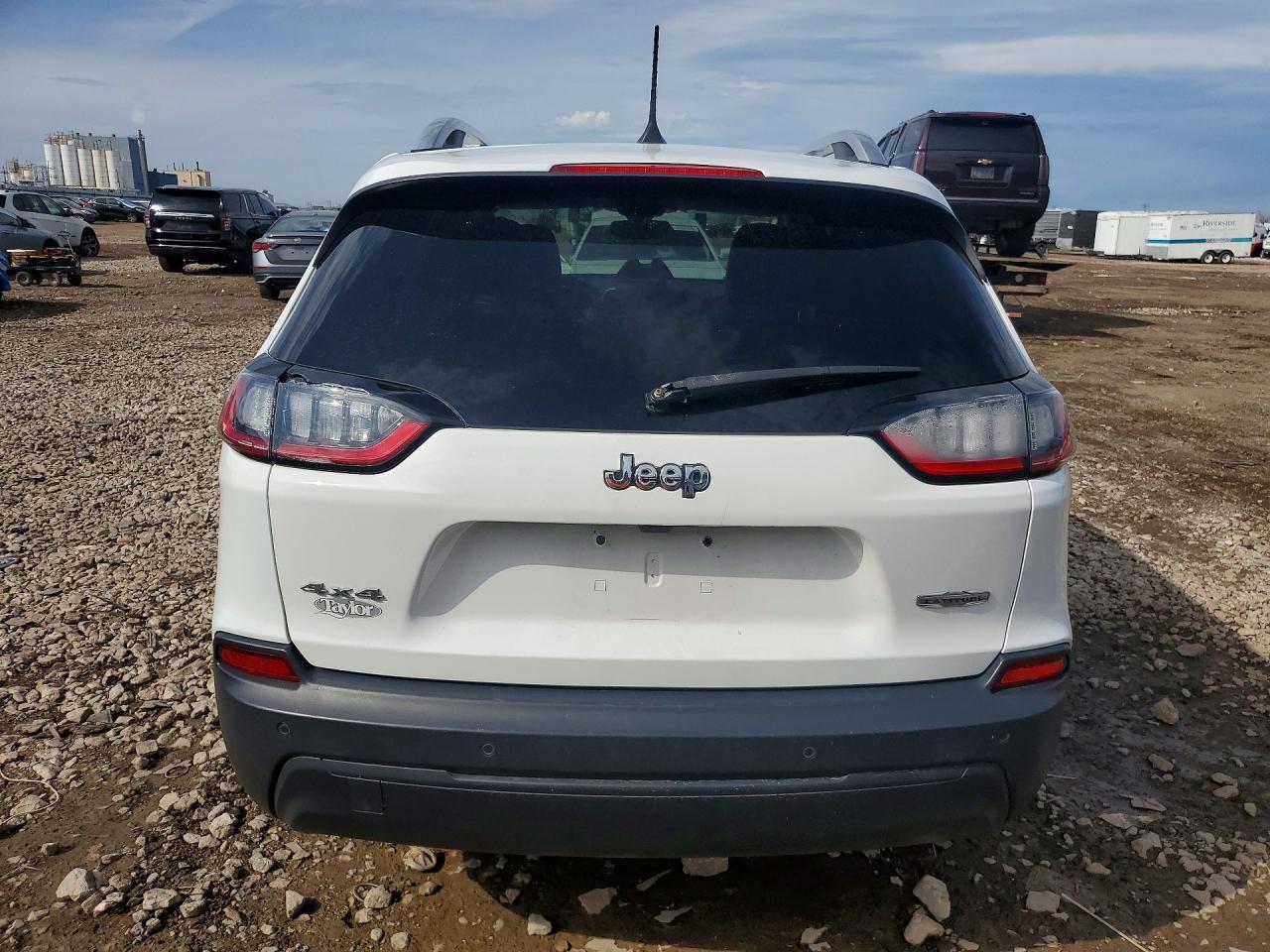 2019 Jeep Cherokee Latitude Plus - Фото 6