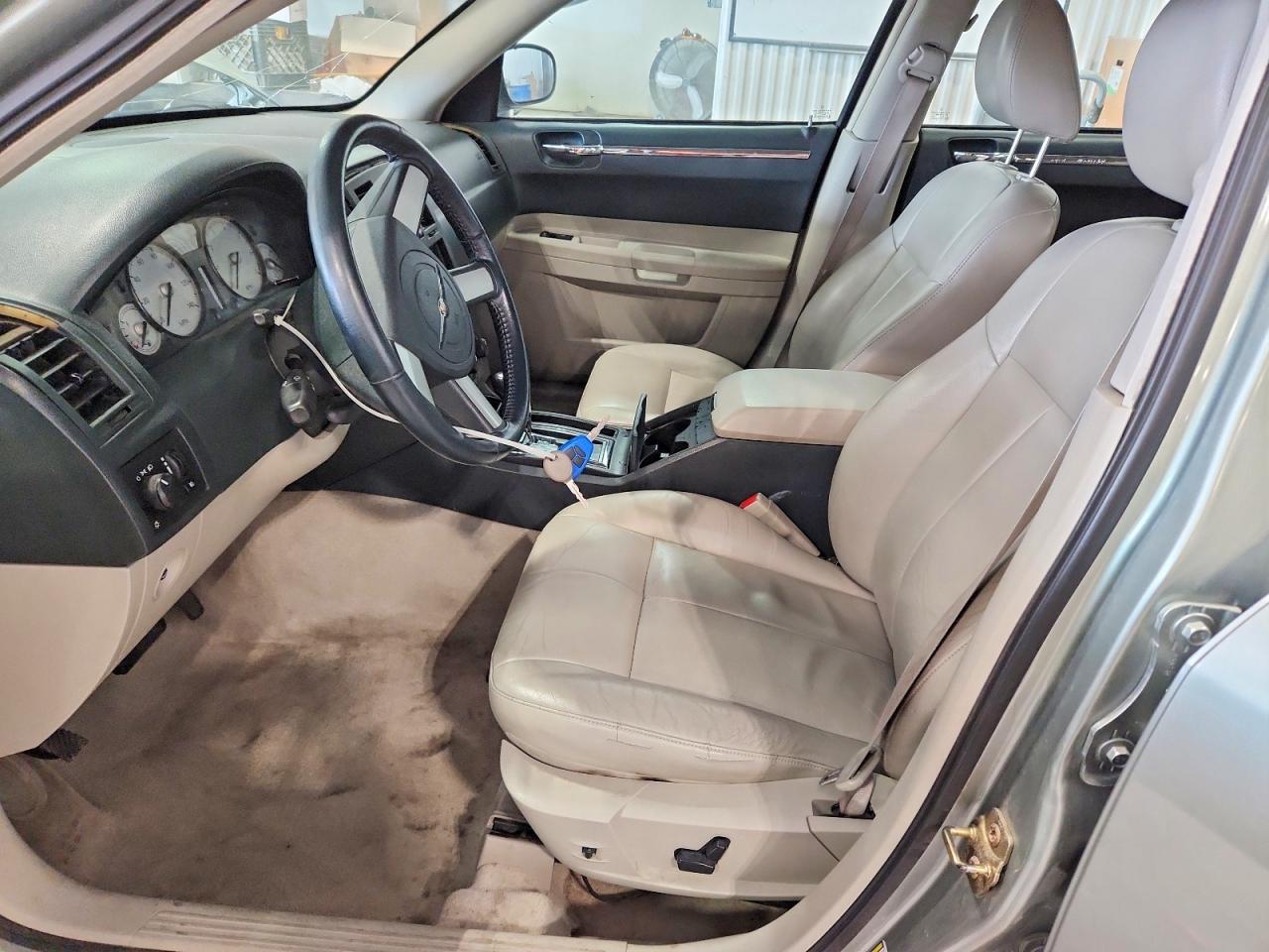 2005 Chrysler 300 Touring - Фото 7