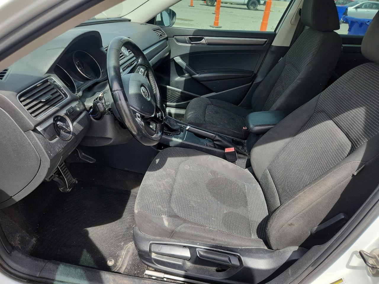 2016 Volkswagen Passat S - Image 7