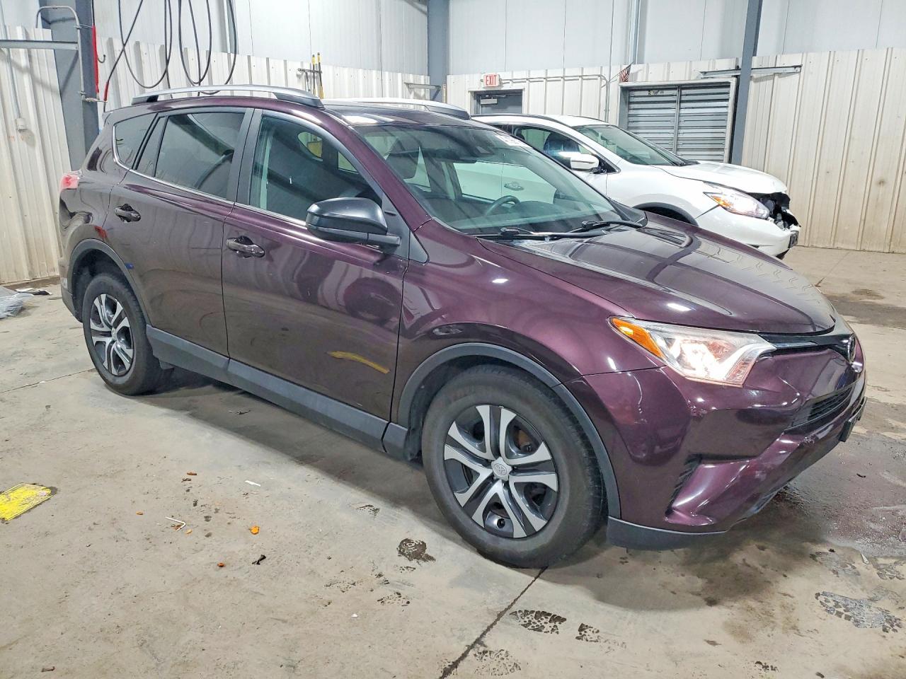 2017 Toyota Rav4 Le - Image 4