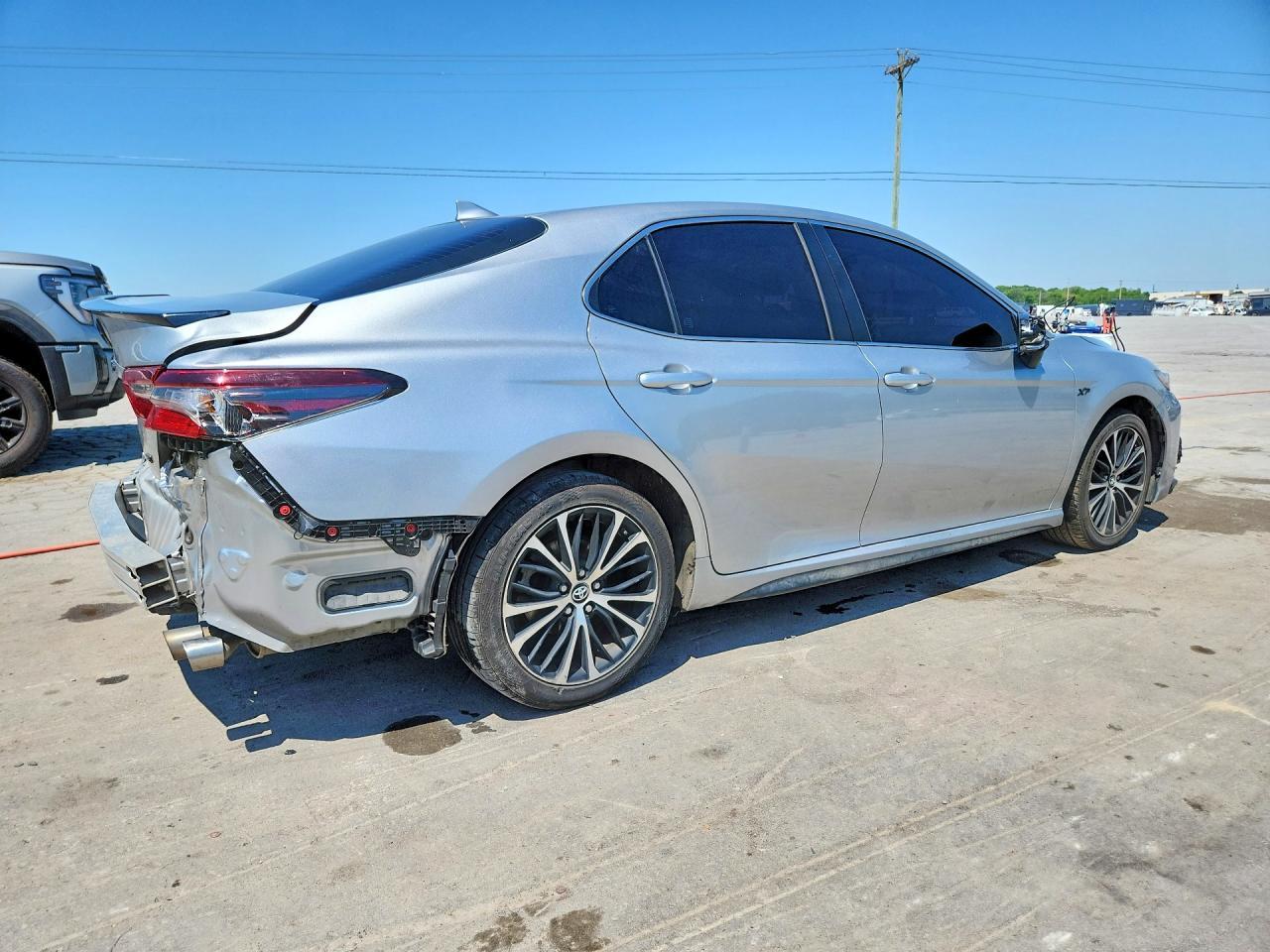 2023 Toyota Camry Se - Фото 3