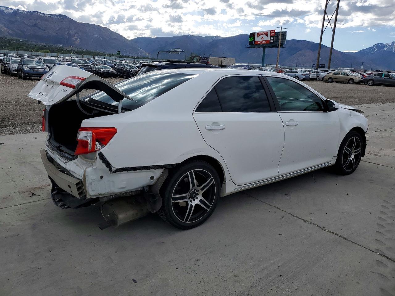 2012 Toyota Camry Le - Фото 3