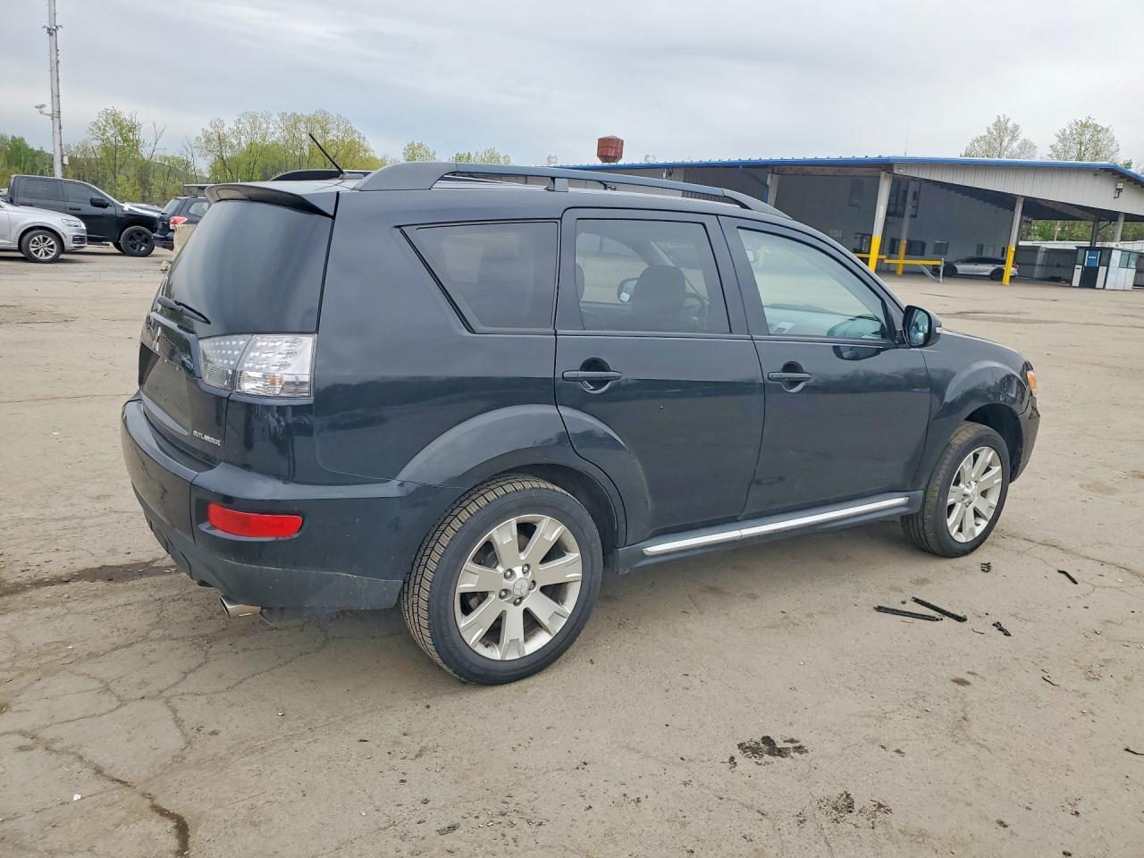 2013 Mitsubishi Outlander Se - Фото 3