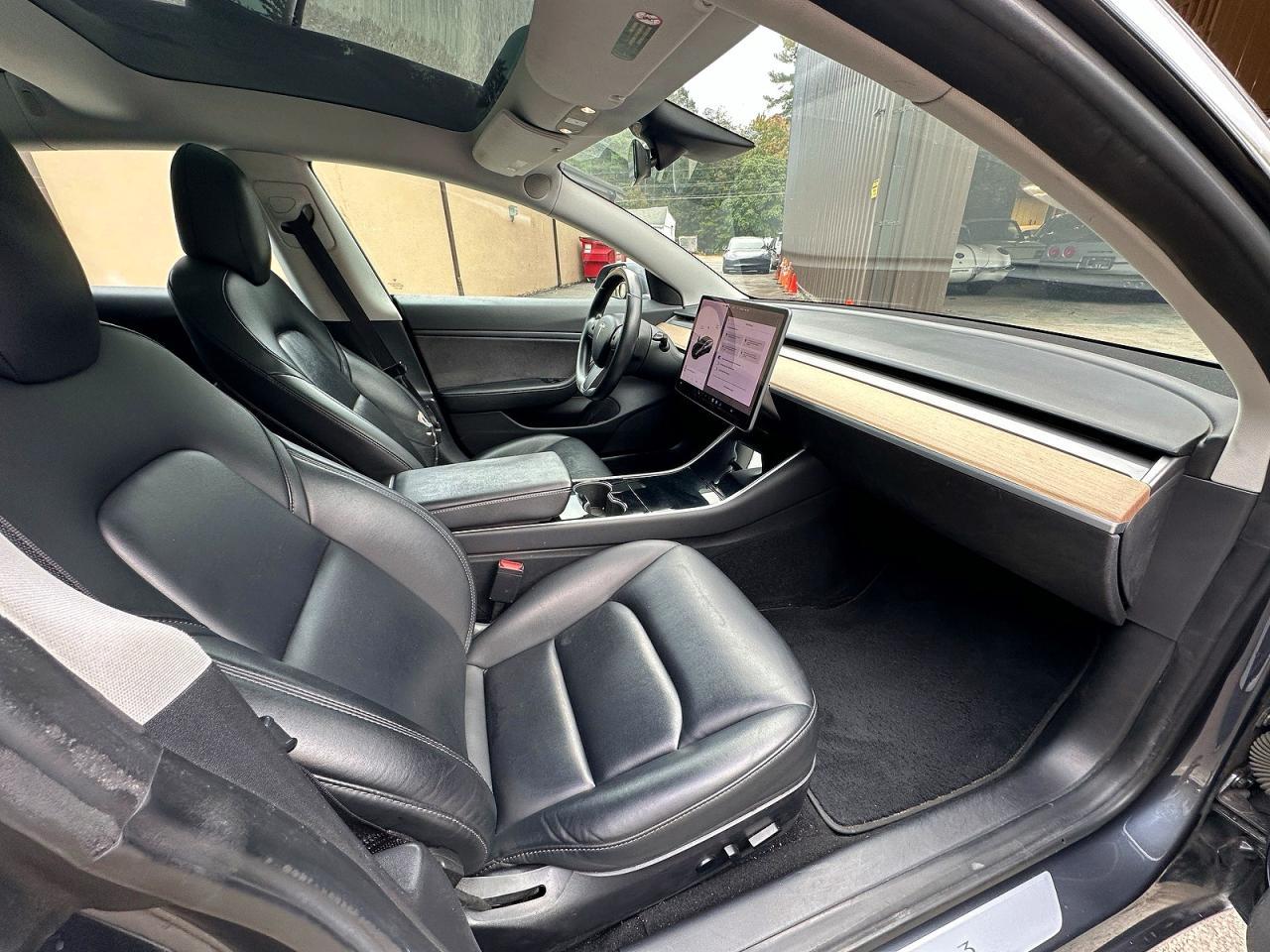 2018 Tesla Model 3 - Image 5
