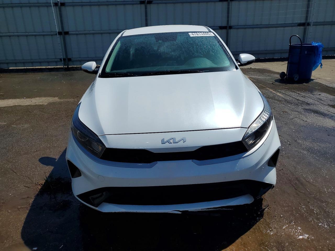 2023 Kia Forte Lxs - Image 5