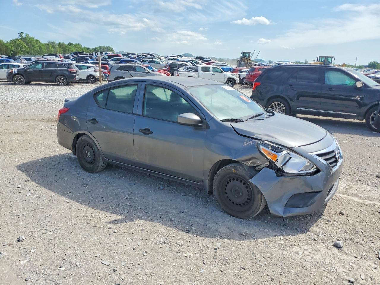 2018 Nissan Versa S Plus - Фото 4