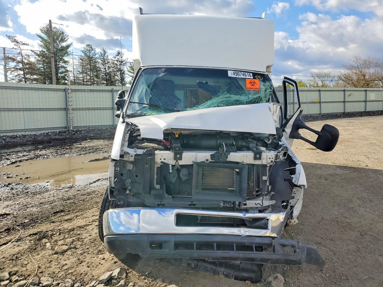 2019 Ford E350 Utility / Service Truck - Image 5