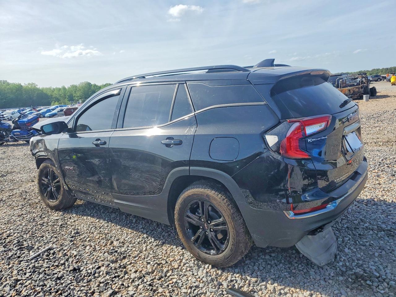 2024 GMC Terrain At4 - Фото 2