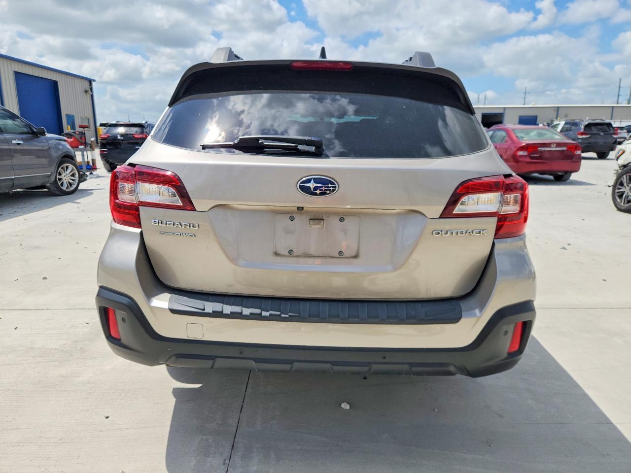 2019 Subaru Outback 2.5I Limited - Image 6