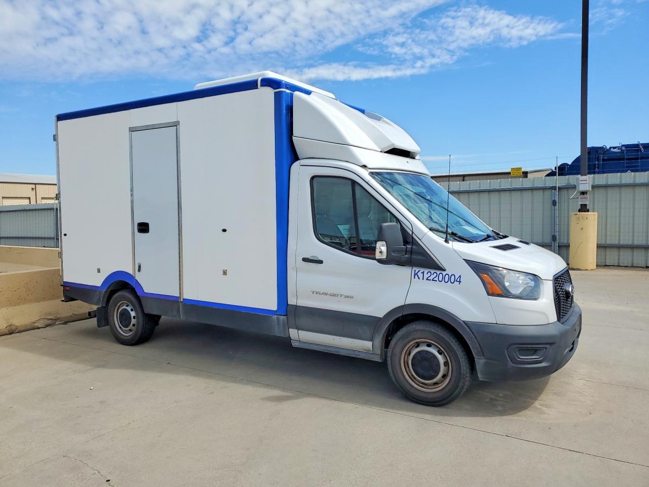 2022 Ford Transit Delivery Truck - Image 4