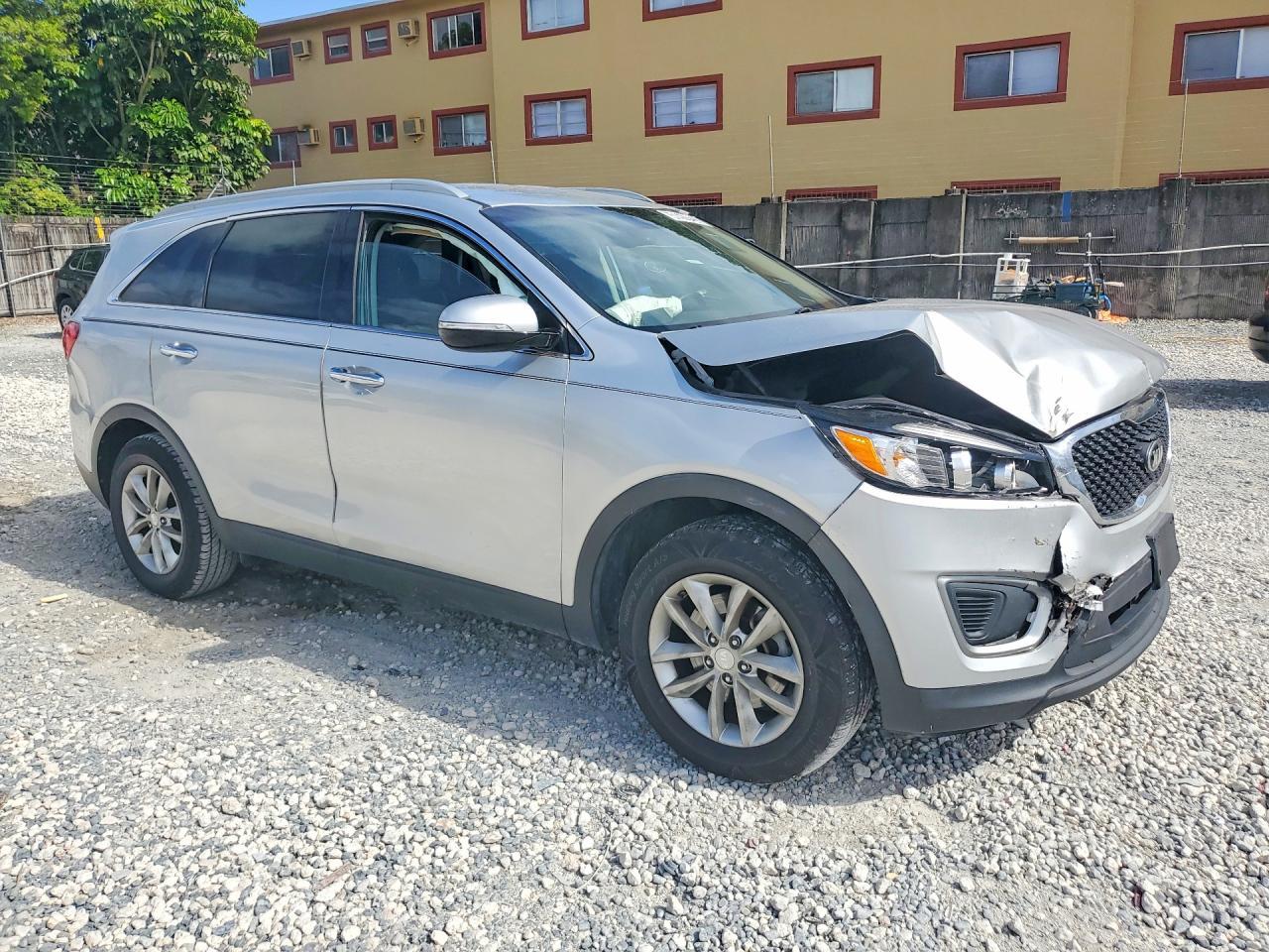 2016 Kia Sorento Lx - Image 4
