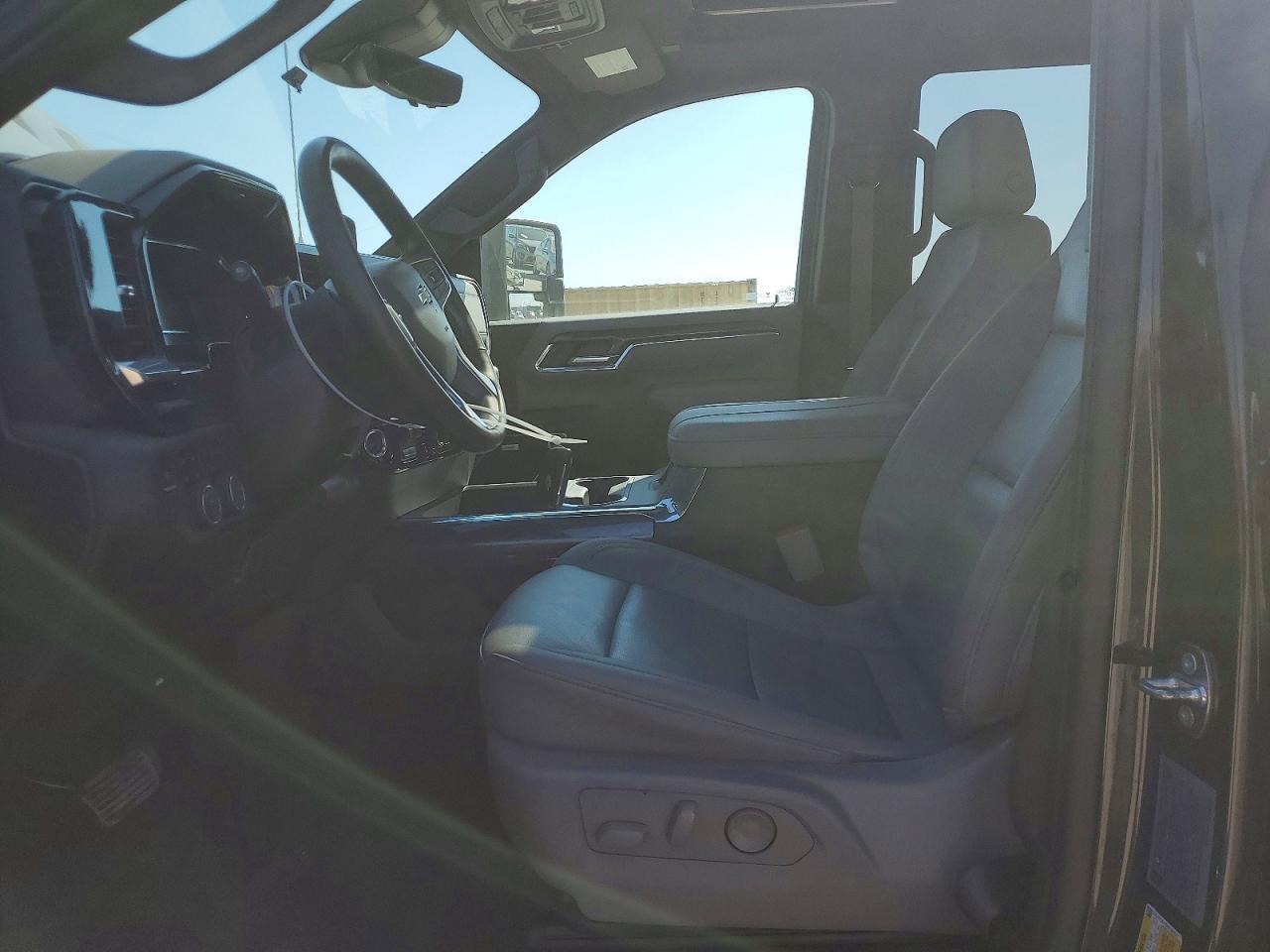 2024 Chevrolet Silverado K3500 Ltz - Image 7