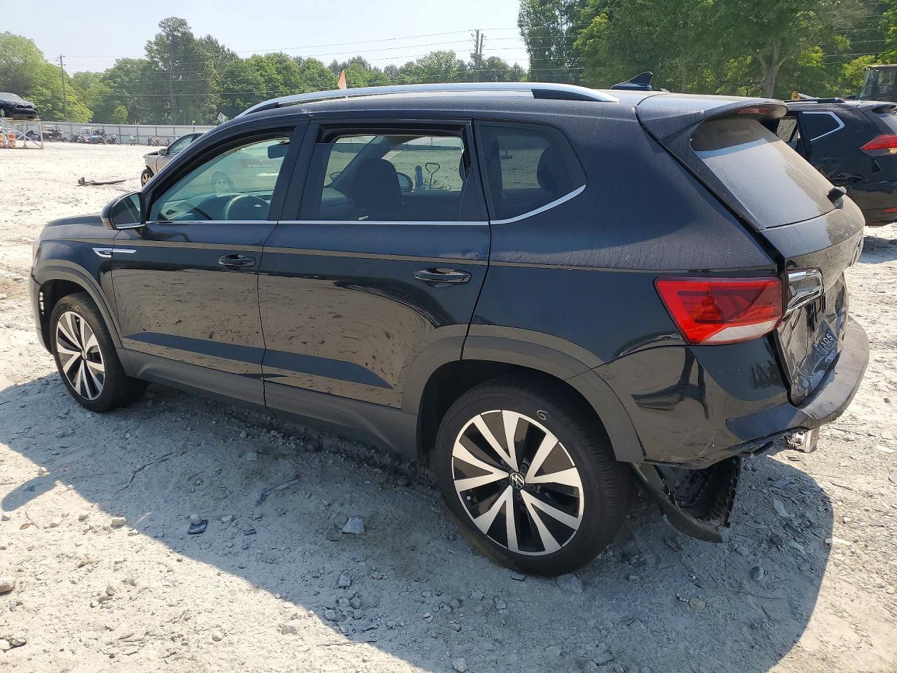 2022 Volkswagen Taos Se - Image 2