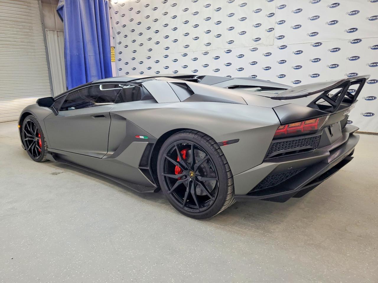 2019 Lamborghini Aventador S - Фото 2