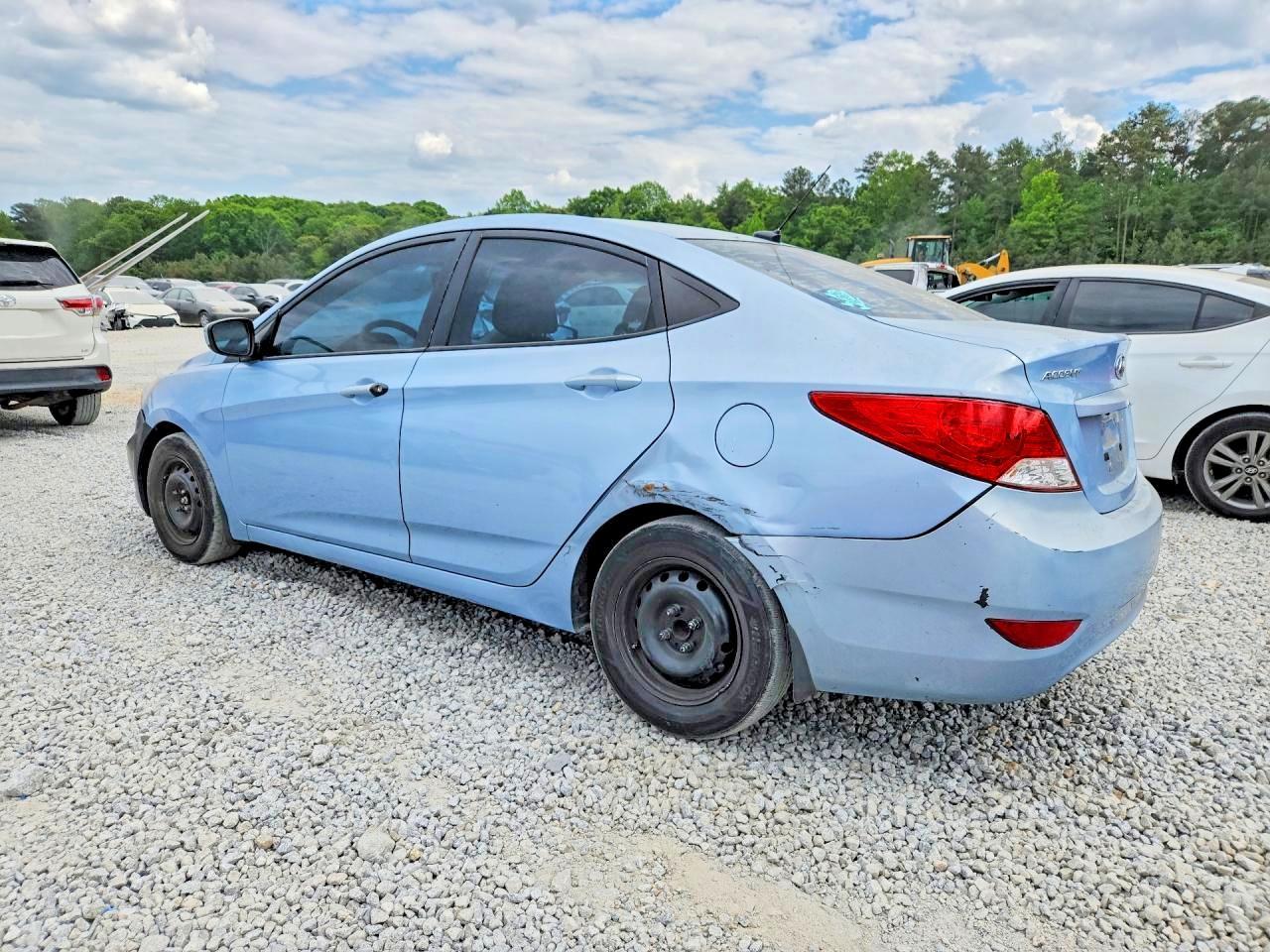 2013 Hyundai Accent Gls - Image 2
