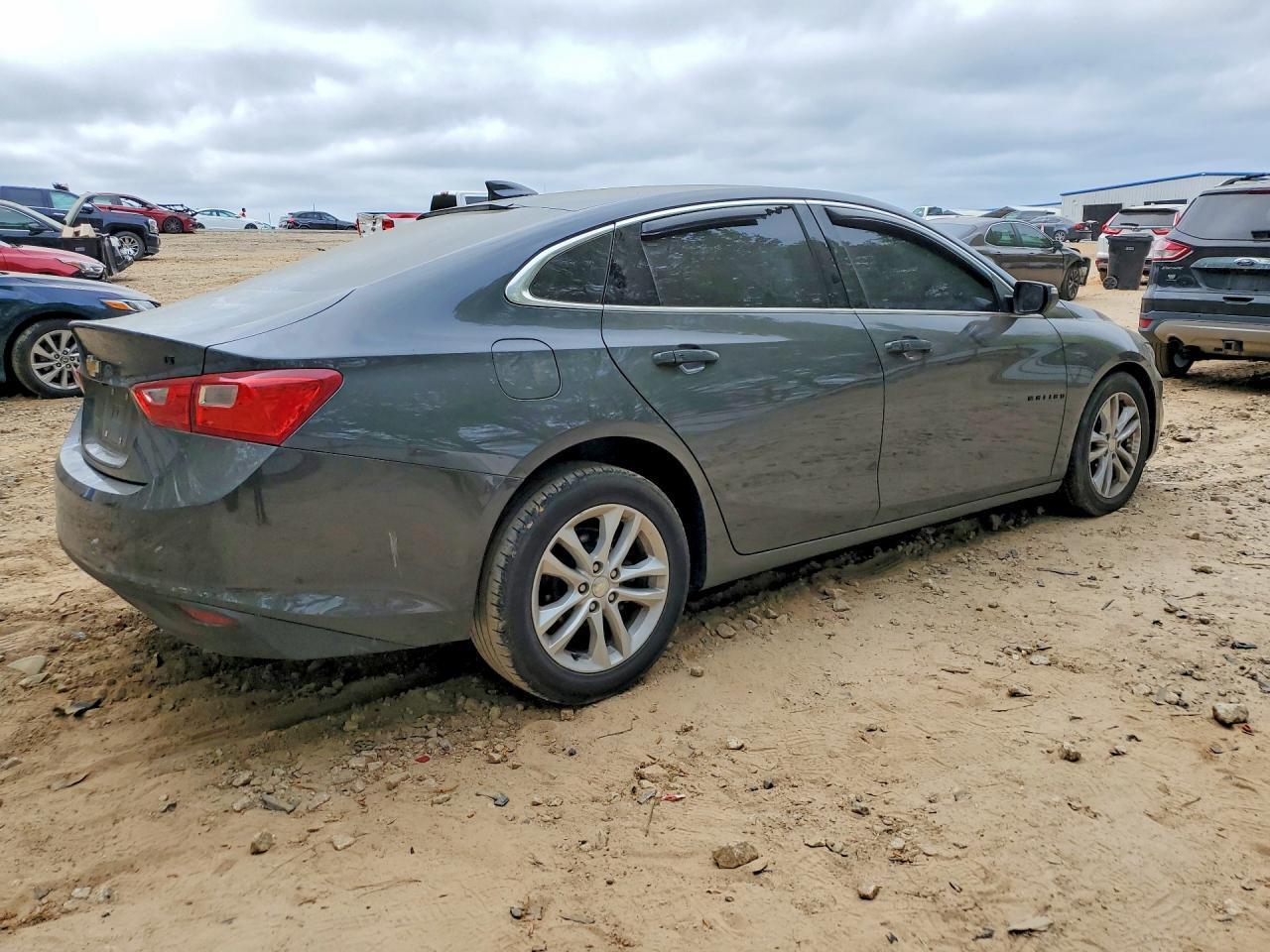 2018 Chevrolet Malibu Lt - Image 3