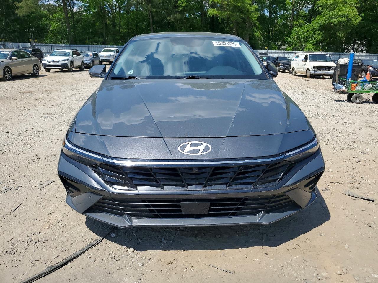 2024 Hyundai Elantra Limited - Image 5