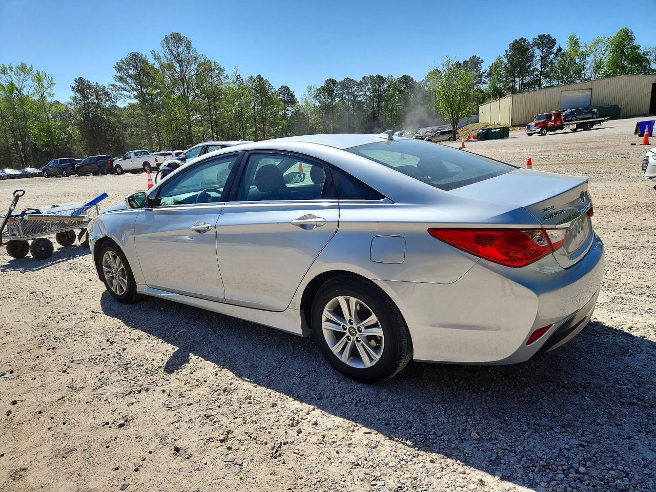 2014 Hyundai Sonata Gls - Image 2