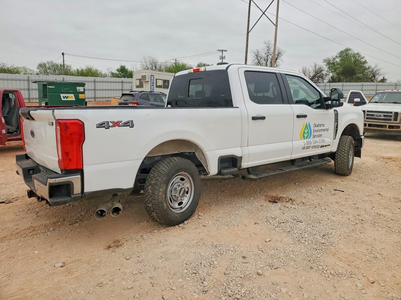 2023 Ford F250 Super Duty - Фото 3