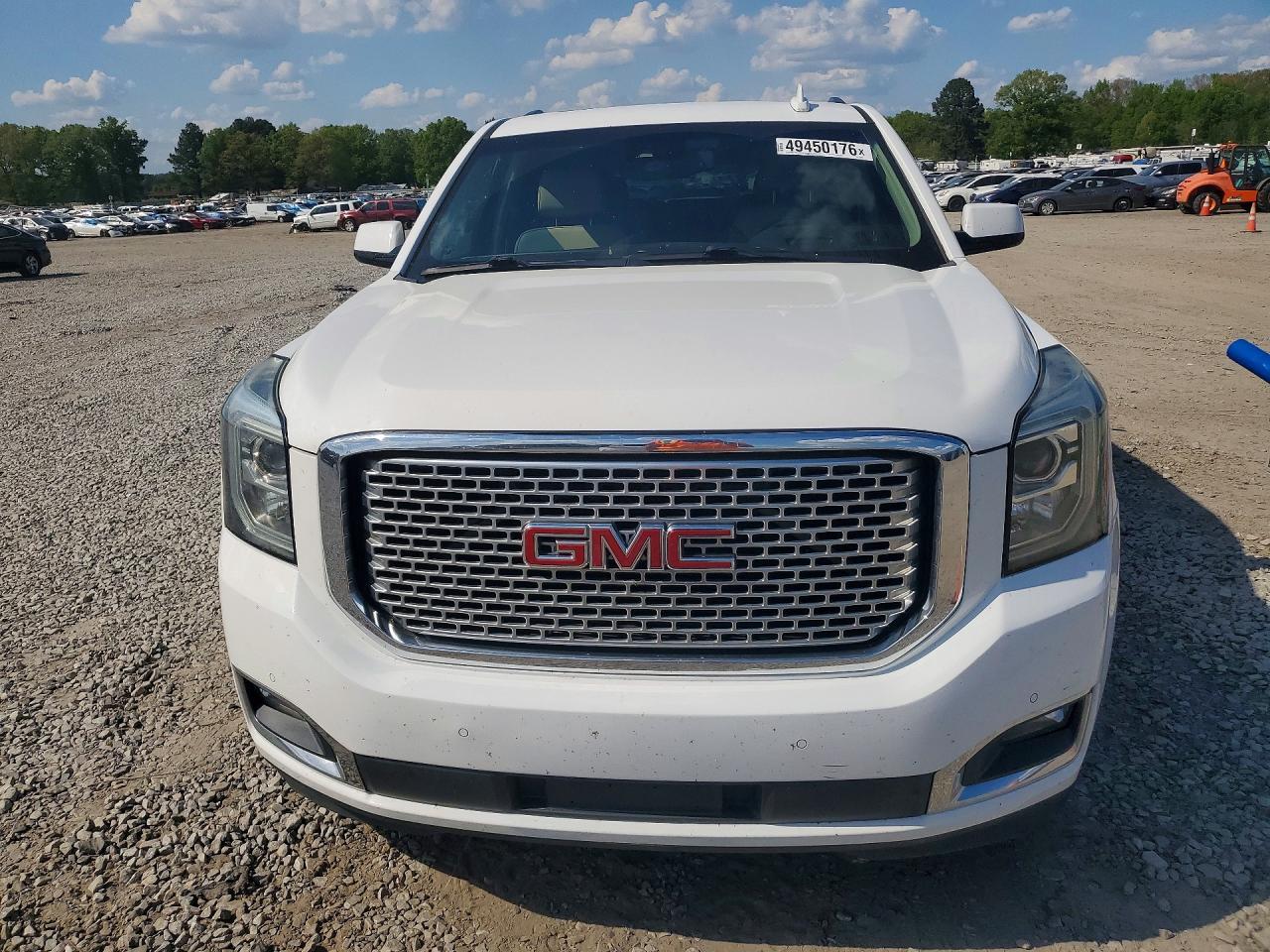 2015 GMC Yukon Denali - Image 5
