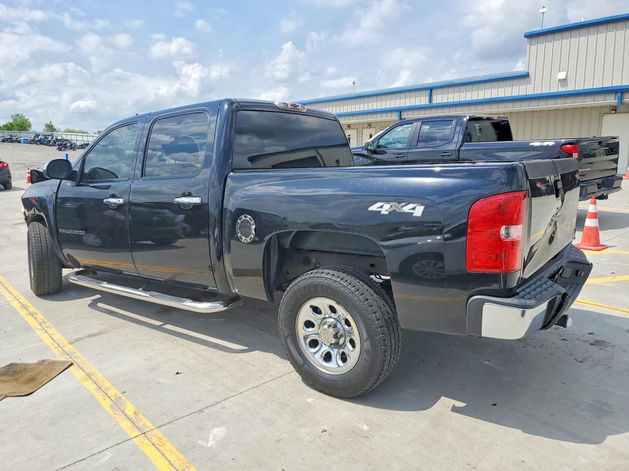 2007 Chevrolet Silverado K1500 Crew Cab - Фото 2