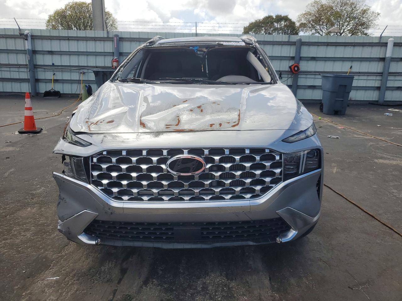 2023 Hyundai Santa Fe Limited - Image 5