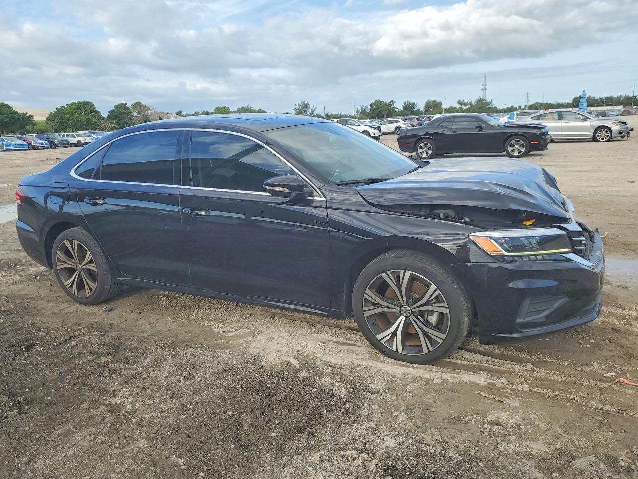 2021 Vw Passat Se Automatic - Фото 4