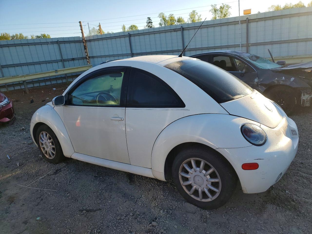 2004 Volkswagen New Beetle - Image 2