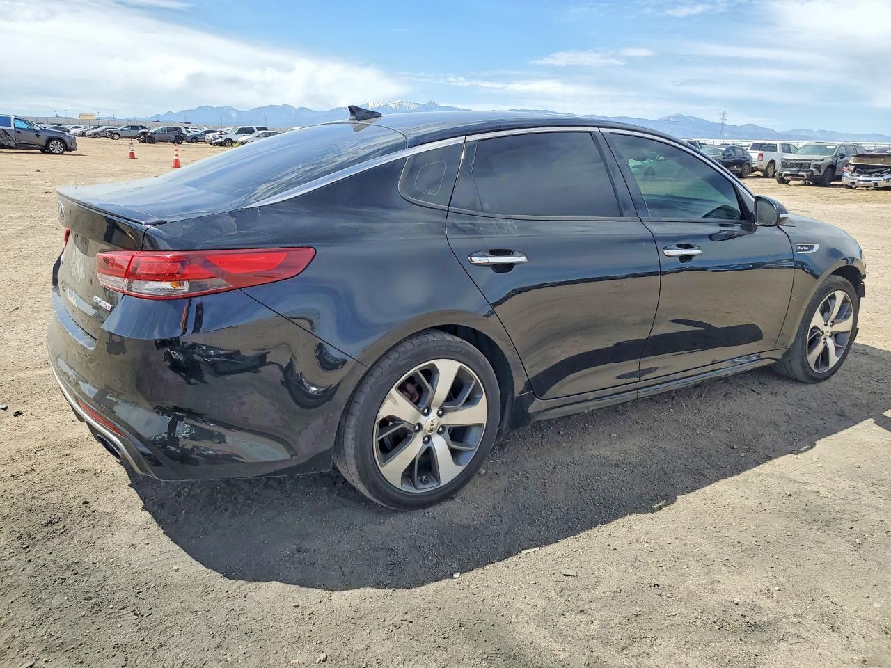 2017 Kia Optima - Фото 3