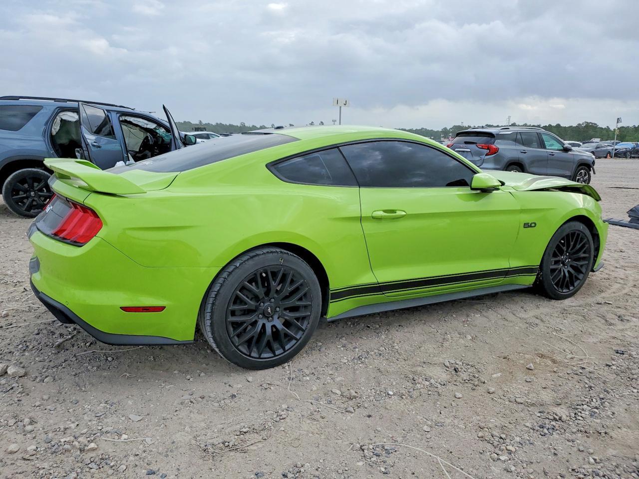 2020 Ford Mustang Gt - Фото 3