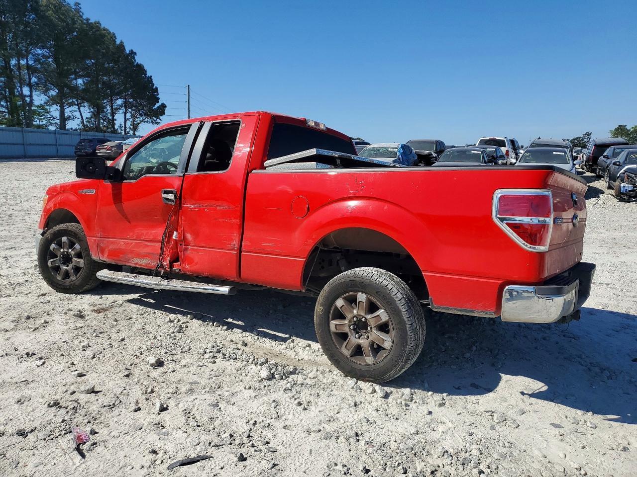 2013 Ford F150 Super Cab - Фото 2