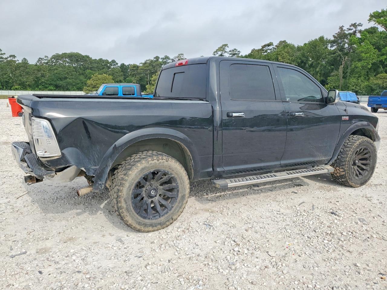 2017 Ram 1500 Laramie - Image 3