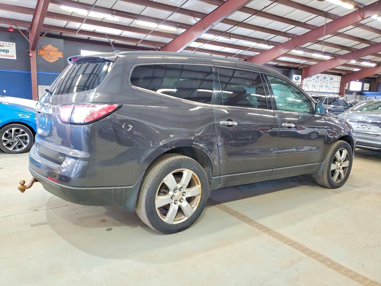 2017 Chevrolet Traverse Lt - Image 3