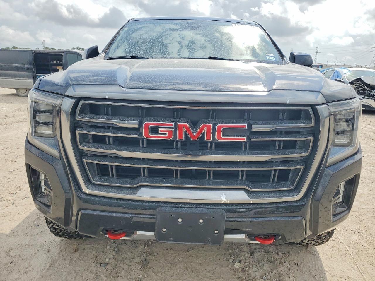 2021 GMC Yukon At4 - Фото 5