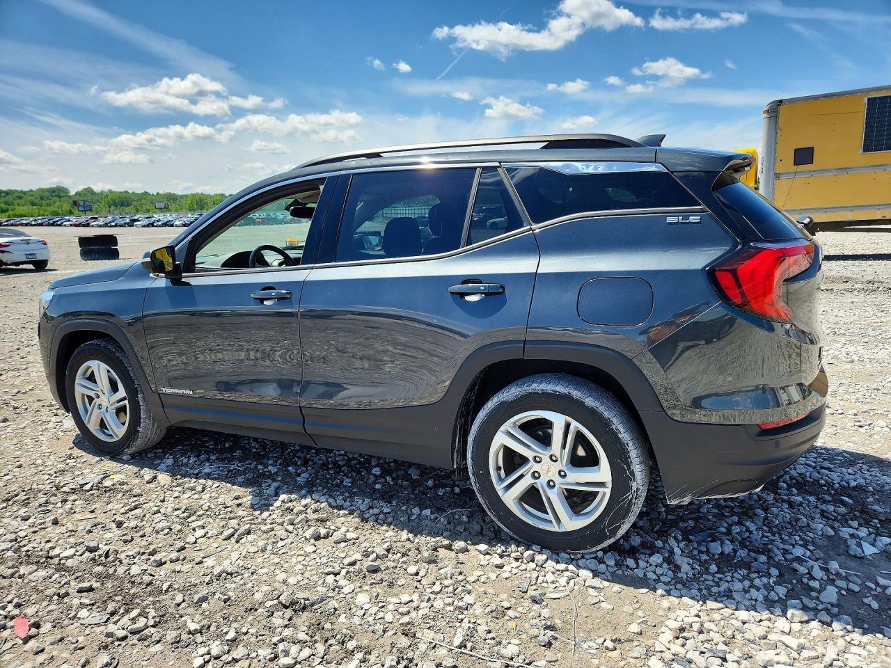 2018 GMC Terrain Sle - Image 2