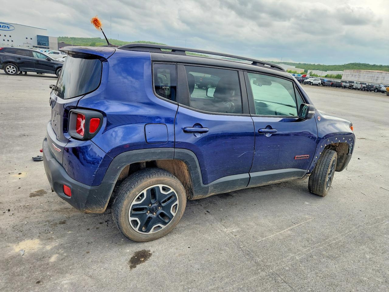 2016 Jeep Renegade Trailhawk - Фото 3