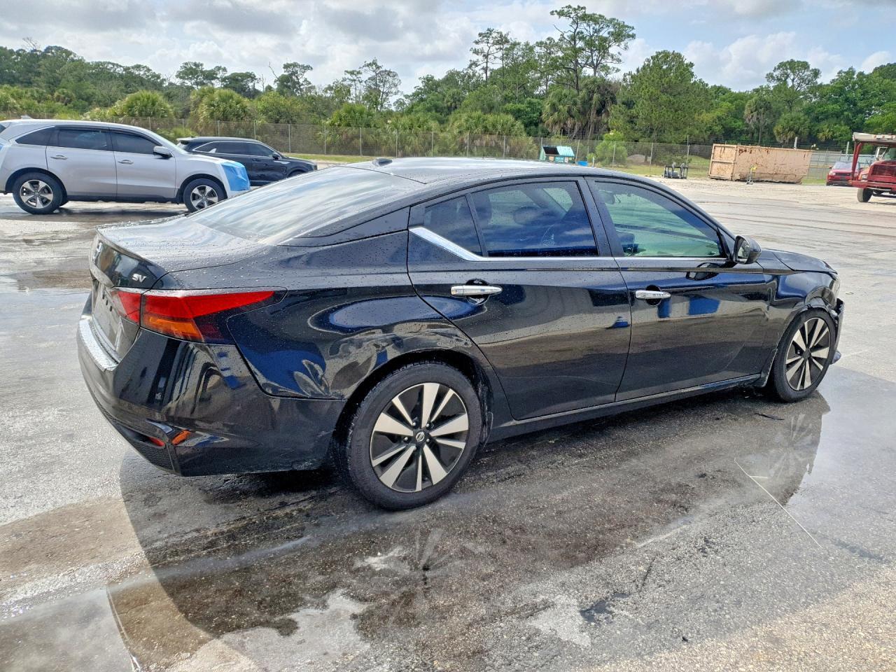 2021 Nissan Altima Sv - Image 3