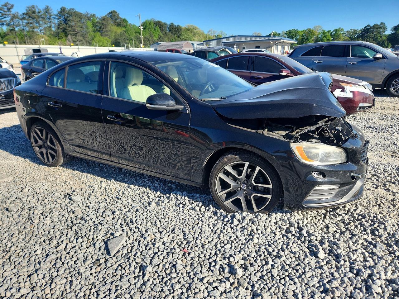 2017 Volvo S60 Dynamic - Image 4