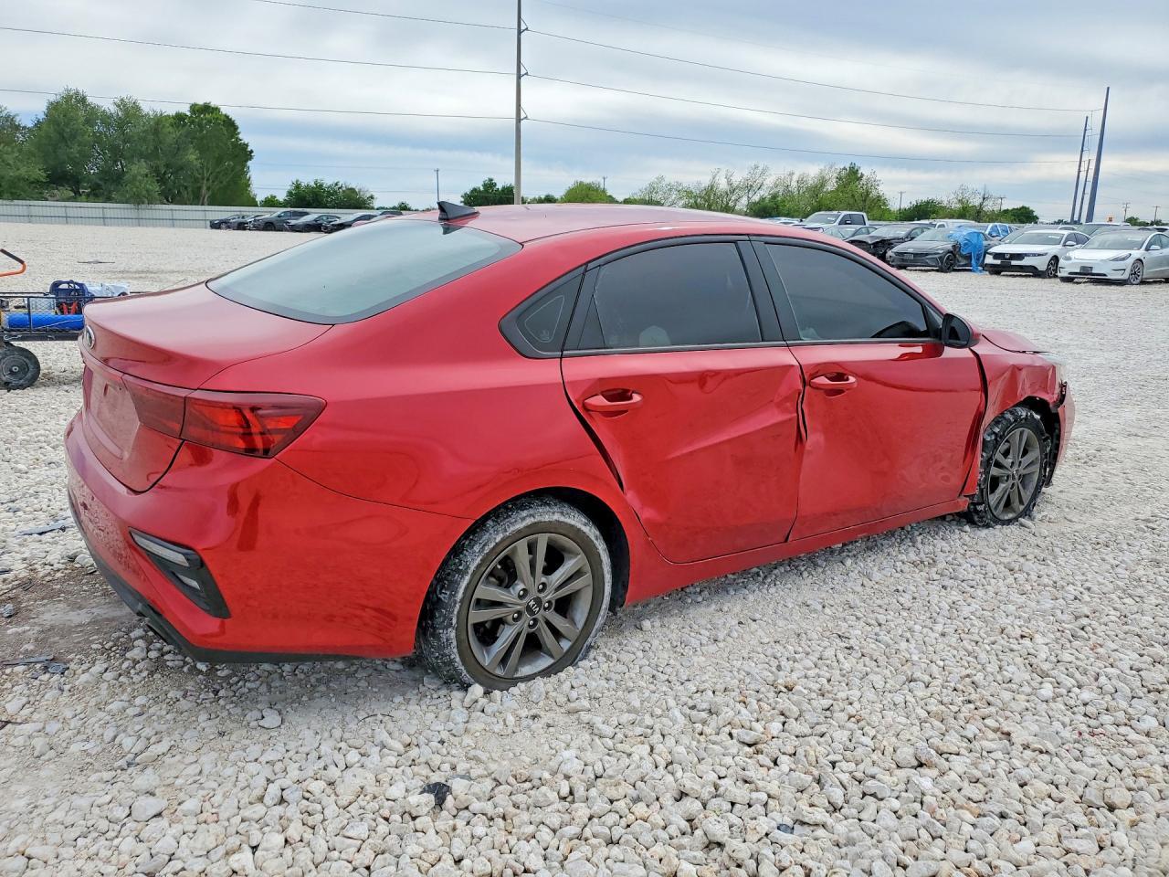 2020 Kia Forte Lxs - Фото 3