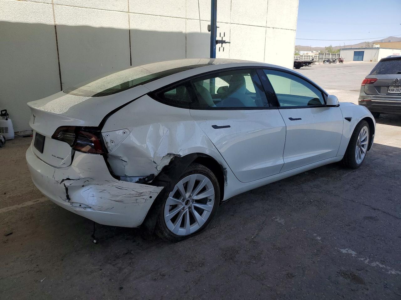 2022 Tesla Model 3 - Image 3