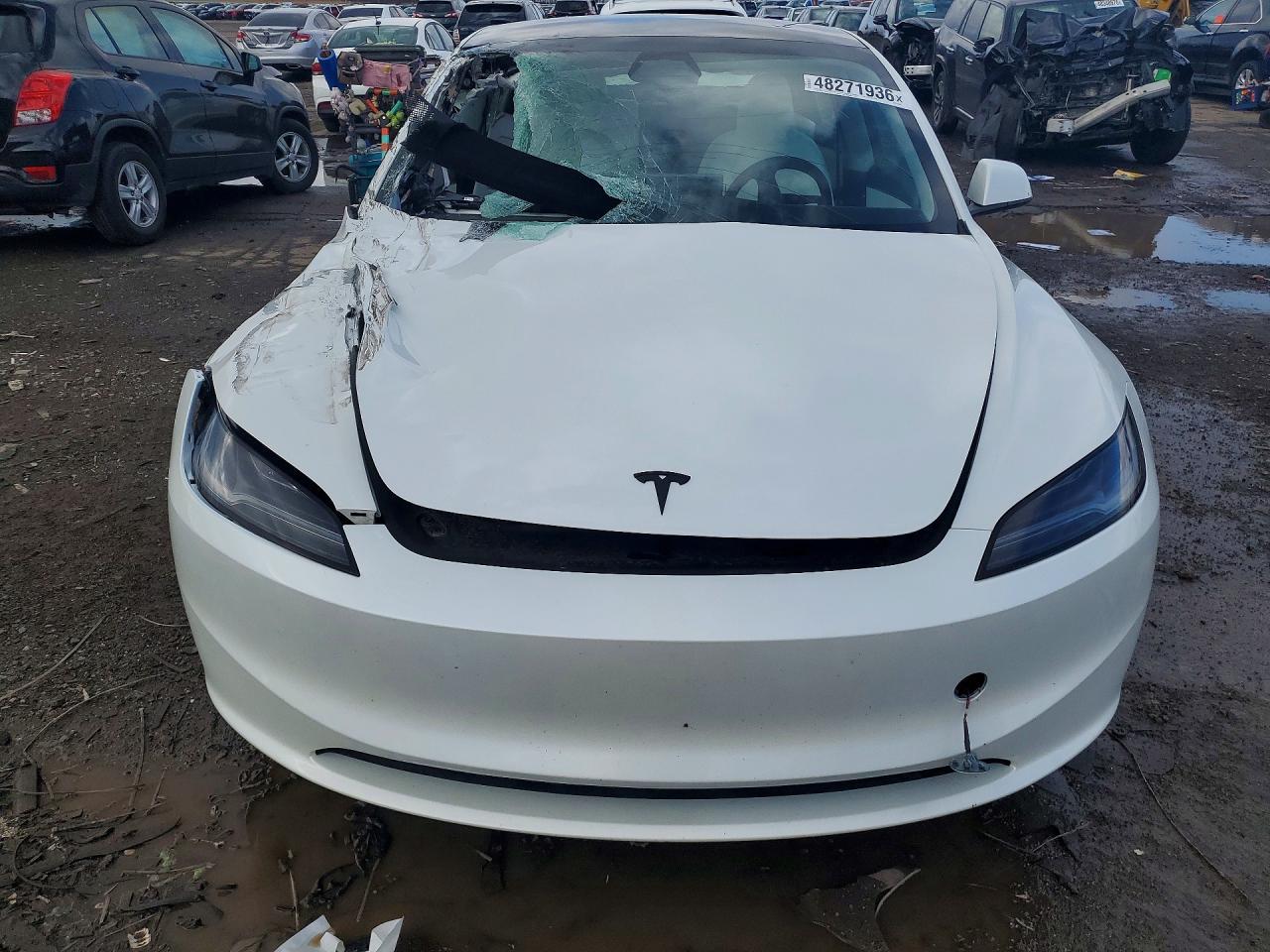 2025 Tesla Model 3 - Image 5