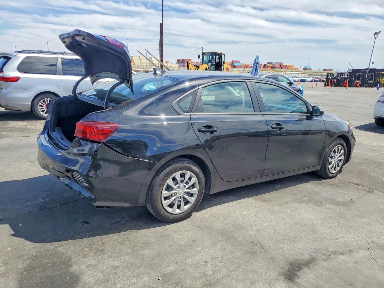 2024 Kia Forte Lx - Image 3