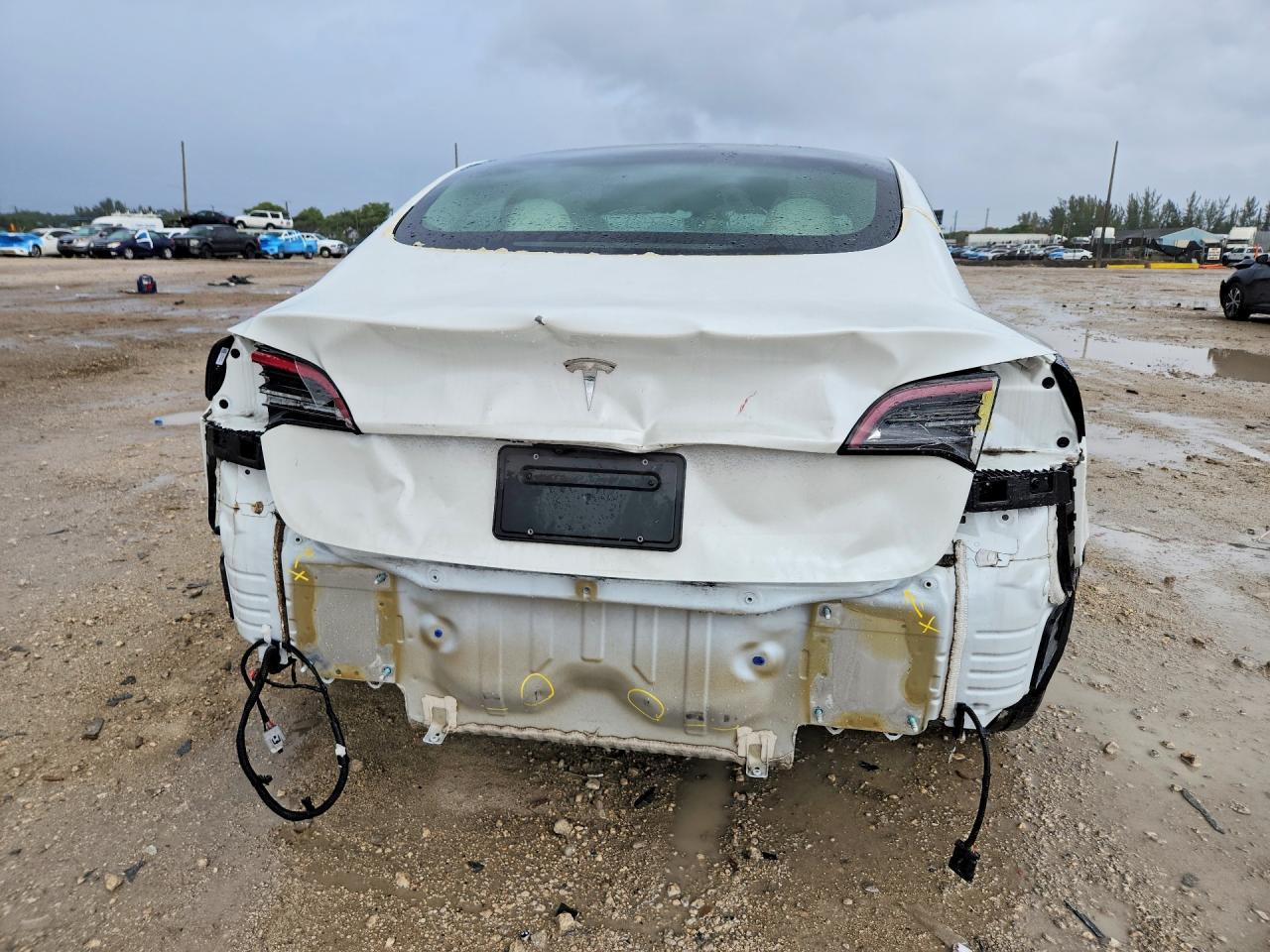 2023 Tesla Model 3 - Фото 6