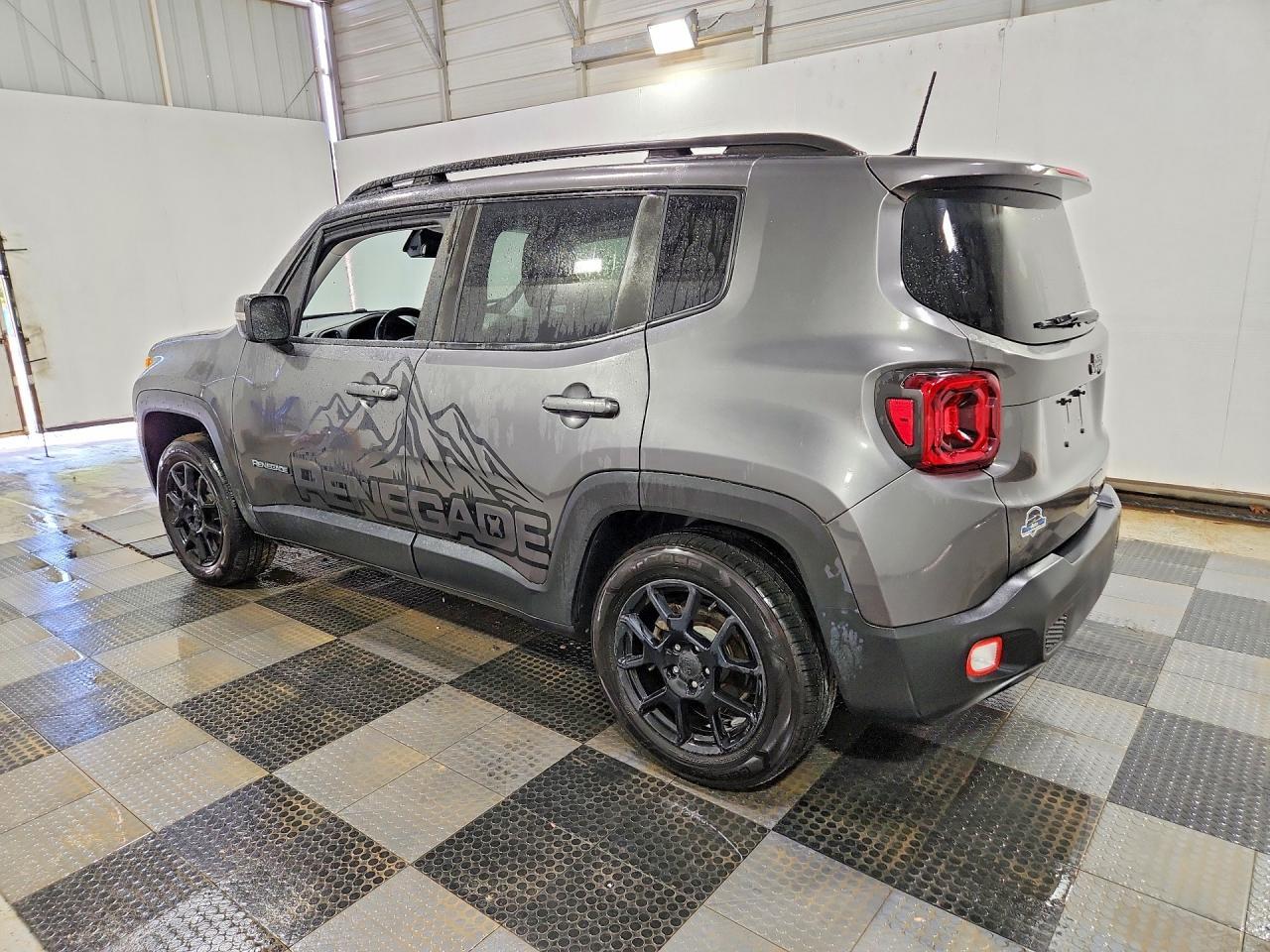 2019 Jeep Renegade Latitude - Фото 2