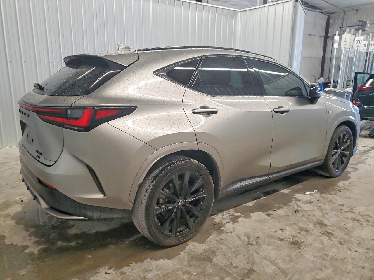 2022 Lexus Nx 350 - Image 3