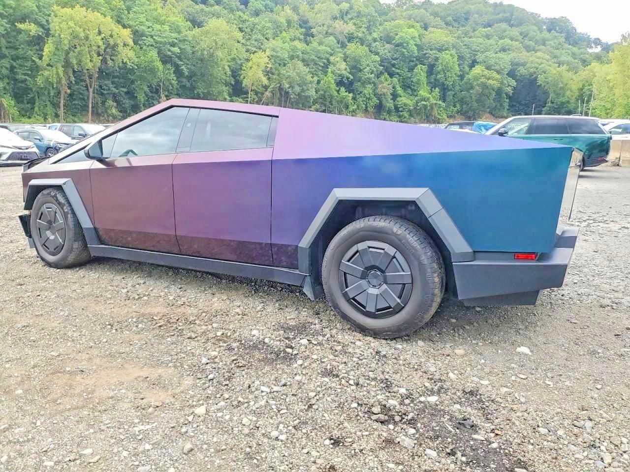 2024 Tesla Cybertruck - Фото 2