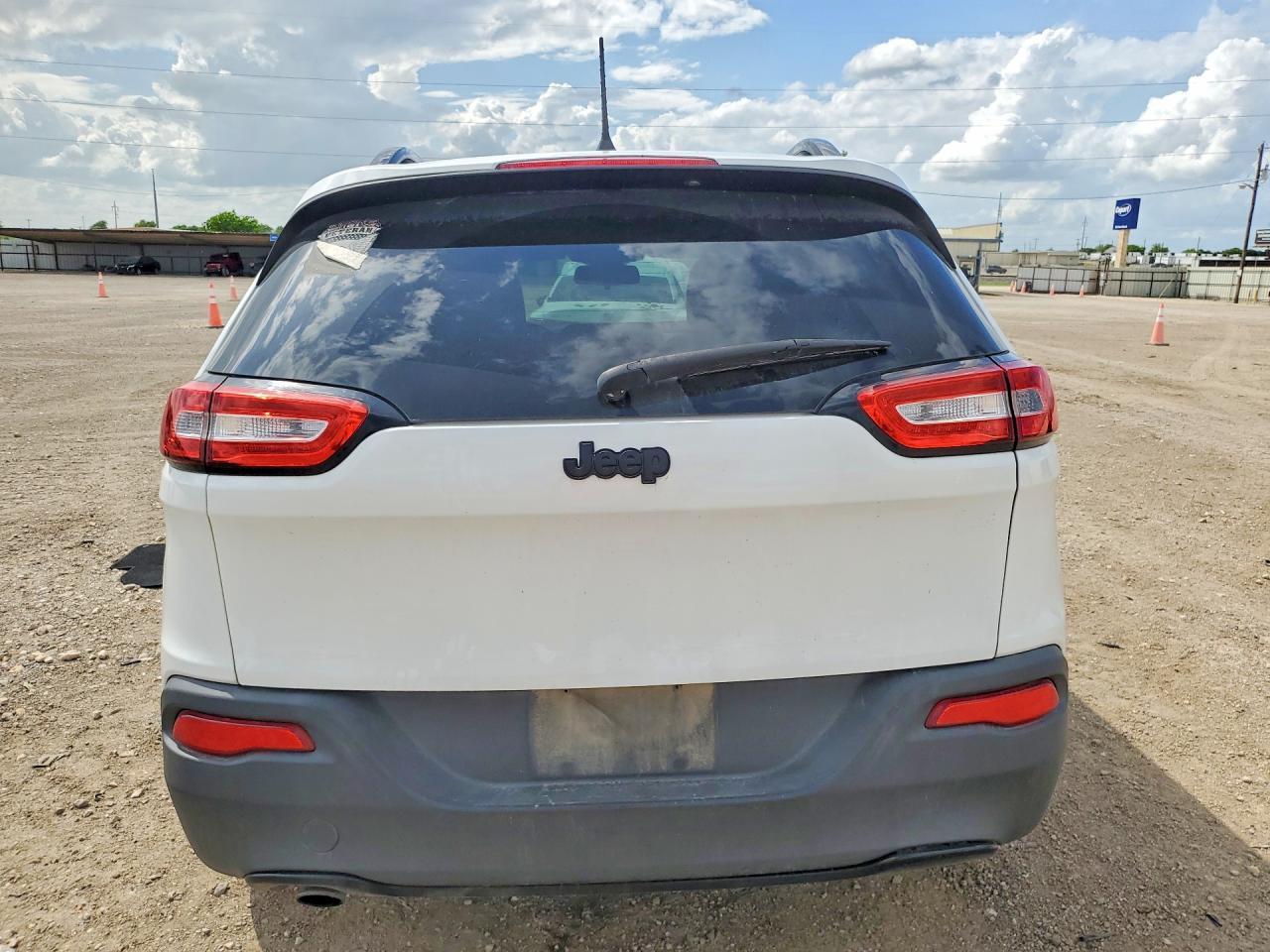 2017 Jeep Cherokee Sport - Image 6