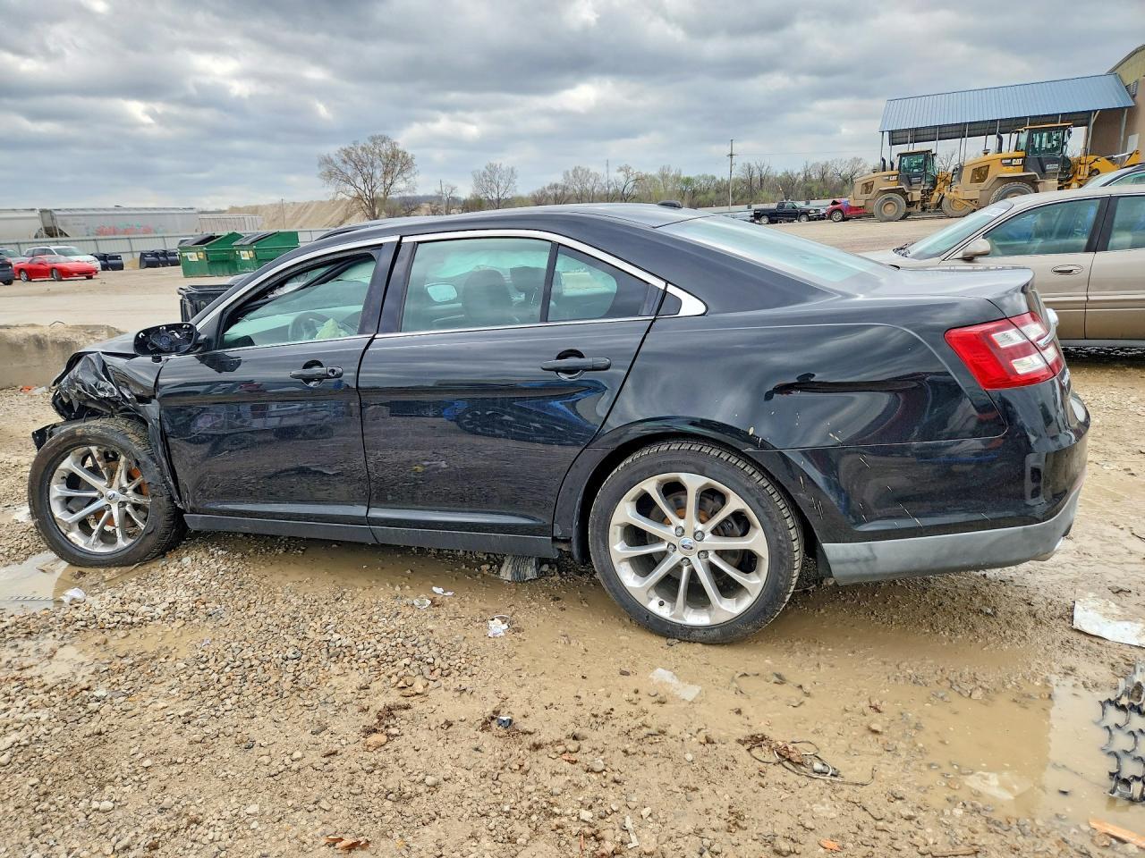 2013 Ford Taurus Limited - Фото 2